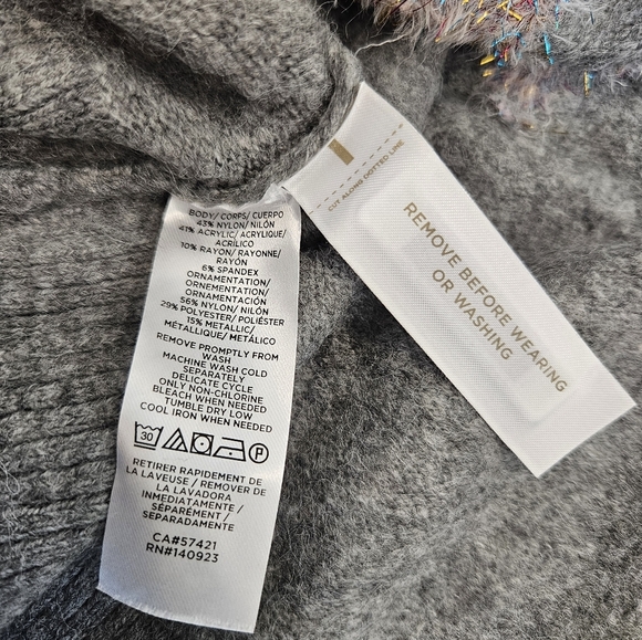 NWT đź’• Lou & Grey Shimmer Star Sweater - SIZE M - Picture 10 of 14